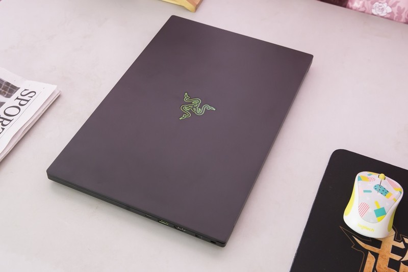 【版块开荒】雷蛇灵刃15超薄游戏本，吃鸡80帧游戏体验性能王者