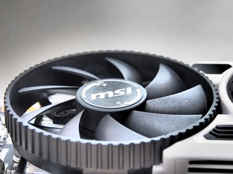 微星GTX950变形金刚，显卡散热器上的小心机