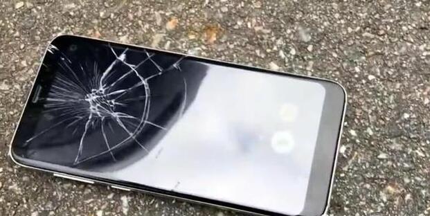 星空体育平台S9惨遭汽车后轮碾压，能够撑多久