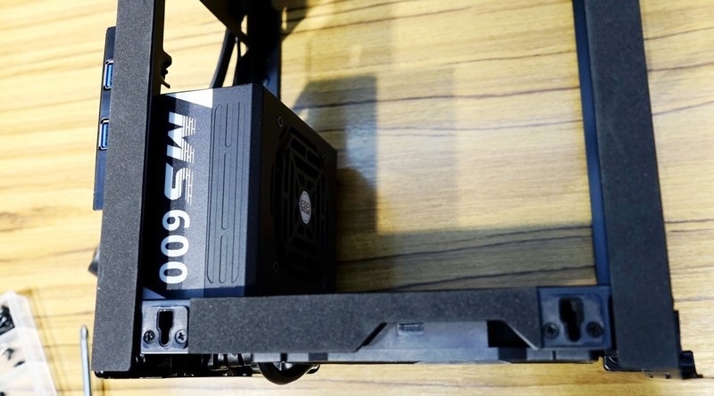 颜值高、身材好的ITX巨炮——华硕ROG STRIX H370-I GAMING+追风者217XE装机首晒