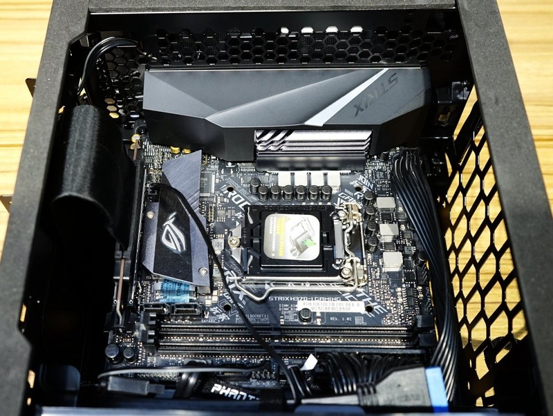 颜值高、身材好的ITX巨炮——华硕ROG STRIX H370-I GAMING+追风者217XE装机首晒