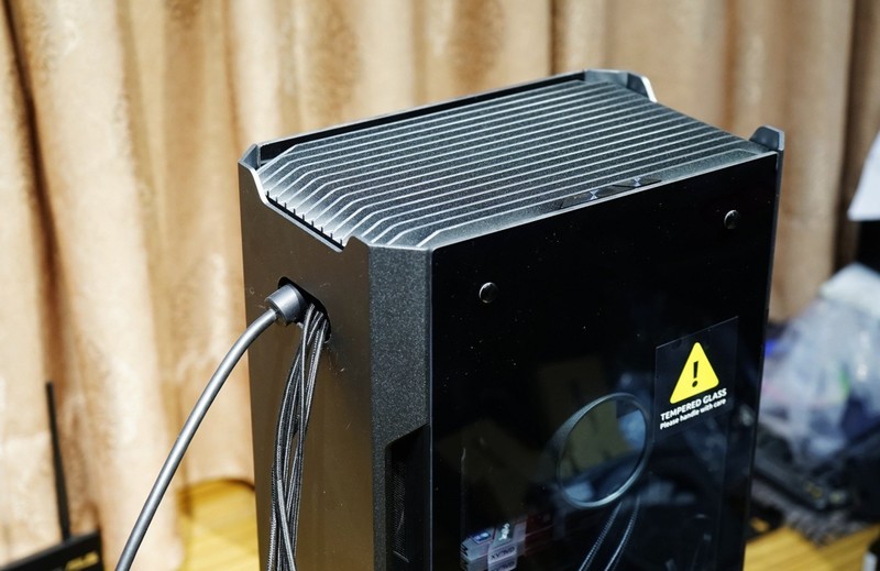 颜值高、身材好的ITX巨炮——华硕ROG STRIX H370-I GAMING+追风者217XE装机首晒