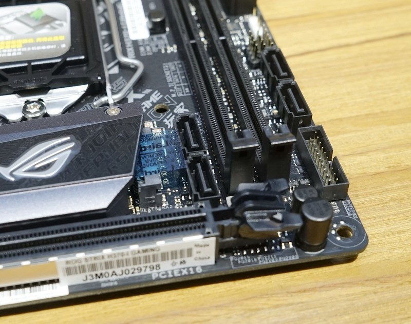 颜值高、身材好的ITX巨炮——华硕ROG STRIX H370-I GAMING+追风者217XE装机首晒