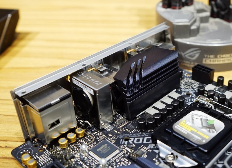 颜值高、身材好的ITX巨炮——华硕ROG STRIX H370-I GAMING+追风者217XE装机首晒