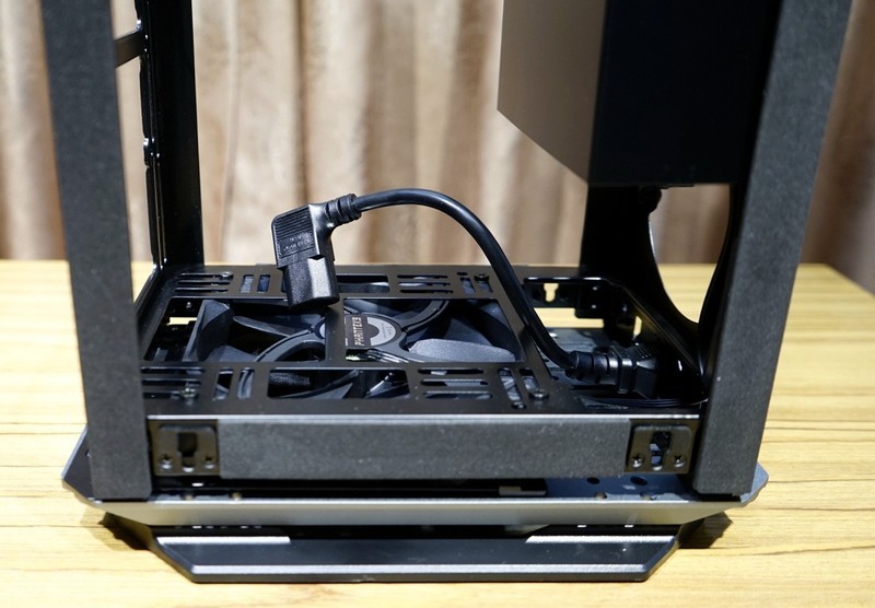 颜值高、身材好的ITX巨炮——华硕ROG STRIX H370-I GAMING+追风者217XE装机首晒