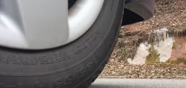 星空体育平台S9惨遭汽车后轮碾压，能够撑多久