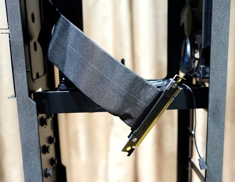 颜值高、身材好的ITX巨炮——华硕ROG STRIX H370-I GAMING+追风者217XE装机首晒