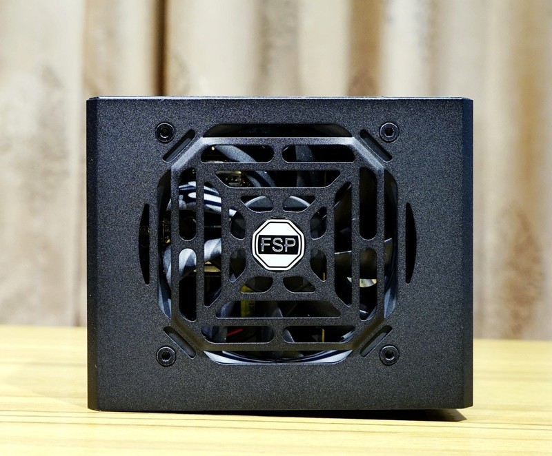 颜值高、身材好的ITX巨炮——华硕ROG STRIX H370-I GAMING+追风者217XE装机首晒