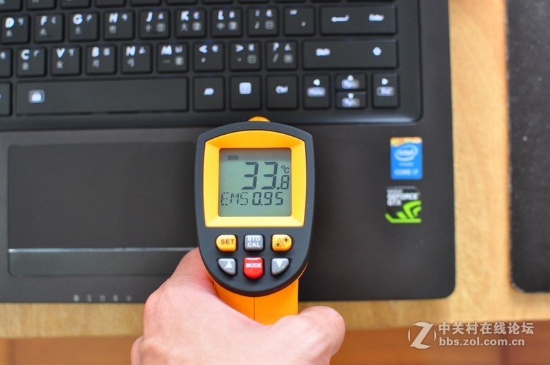 GIGABYTE P34W V3 烧机测试(降频与CPU温度细说明) Part3