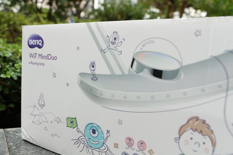 ＃你，需要一盏智慧的灯＃时尚外观，精致做工！明基WiT MindDuo护眼台灯开箱赏