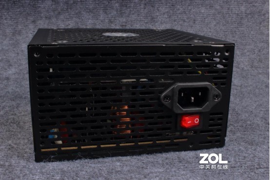 忍痛喝下“吉的堡”矿泉水，960那就再坚战2年吧