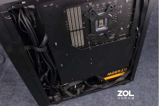 忍痛喝下“吉的堡”矿泉水，960那就再坚战2年吧