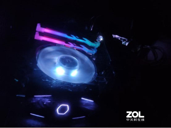 忍痛喝下“吉的堡”矿泉水，960那就再坚战2年吧