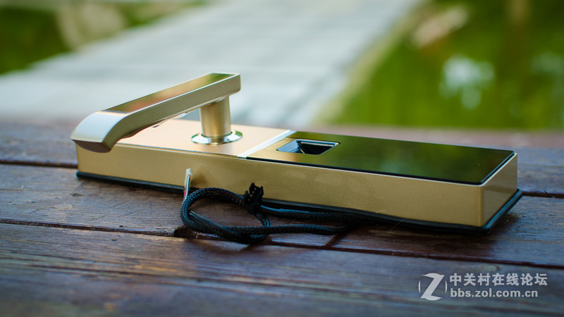 出门强迫症要开锁门6次？小嘀云智能门锁是他的药。