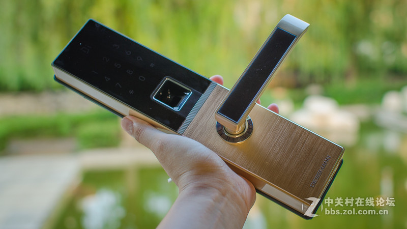 出门强迫症要开锁门6次？小嘀云智能门锁是他的药。