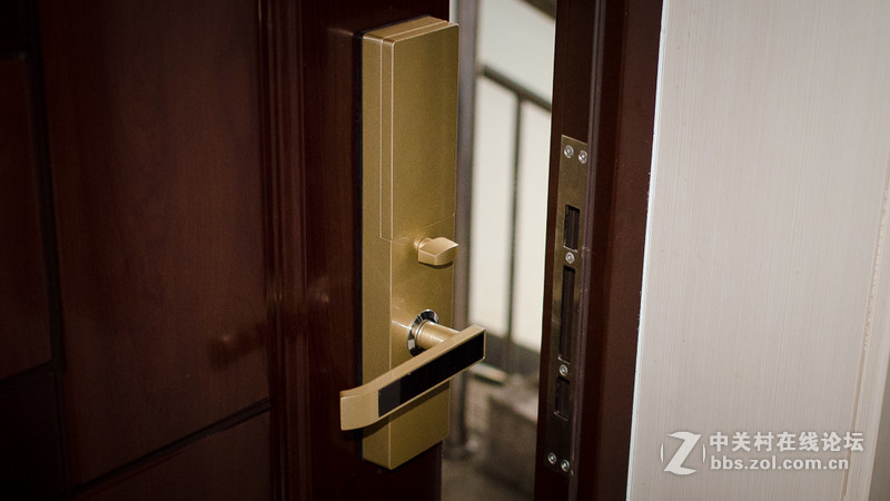 出门强迫症要开锁门6次？小嘀云智能门锁是他的药。