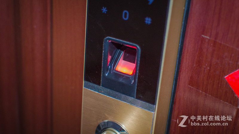 出门强迫症要开锁门6次？小嘀云智能门锁是他的药。