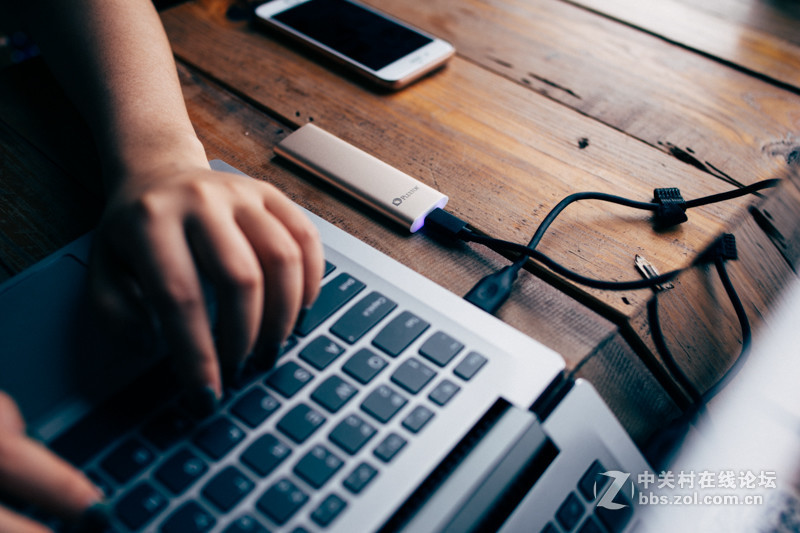 轻松携带的大容量！浦科特EX1固态移动硬盘评测