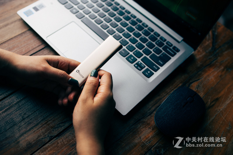 轻松携带的大容量！浦科特EX1固态移动硬盘评测