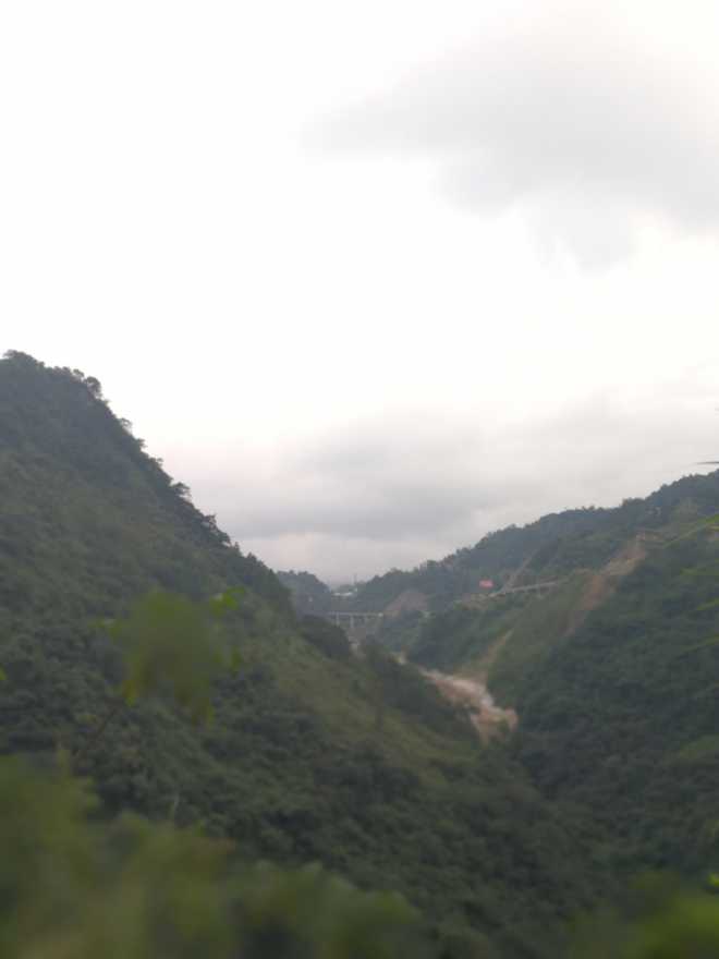 堵车，盐津。自己维护交通堵塞！