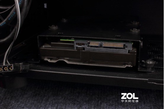 忍痛喝下“吉的堡”矿泉水，960那就再坚战2年吧