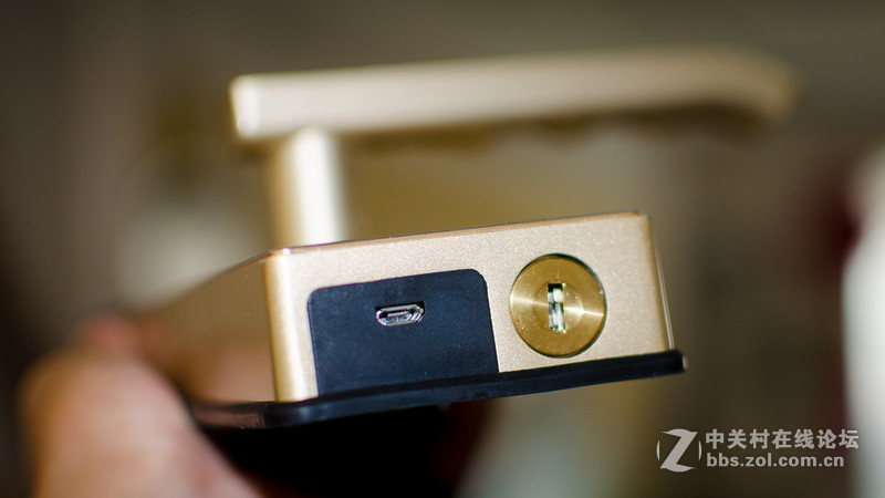 出门强迫症要开锁门6次？小嘀云智能门锁是他的药。