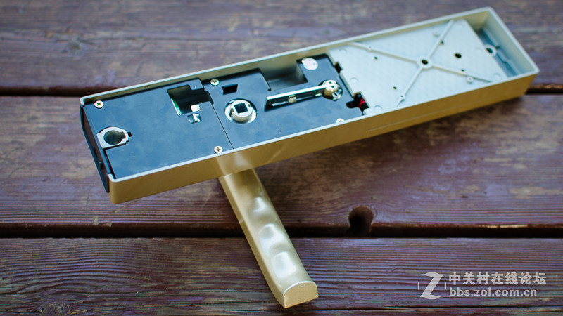 出门强迫症要开锁门6次？小嘀云智能门锁是他的药。