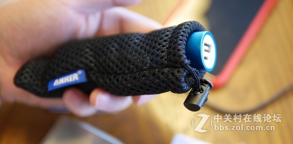 Less is More--iWalk魔蝎8000自带充电线移动电源简评无水印