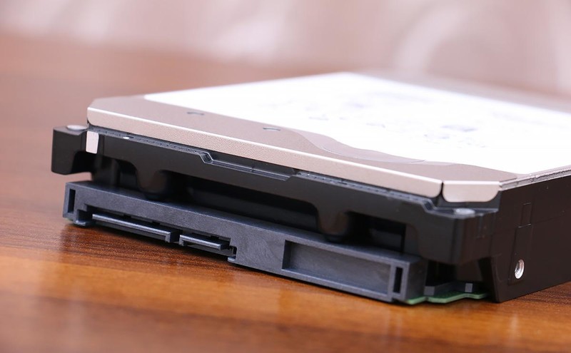 #超大容量 自由存储＃HGST Deskstar NAS 10TB 硬盘开箱及性能测试