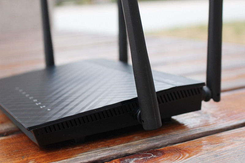 路由就要坚如磐石：华硕RT-AC1200GU路由器试玩