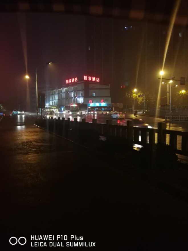 相机拍夜景有眩光是怎么回事？