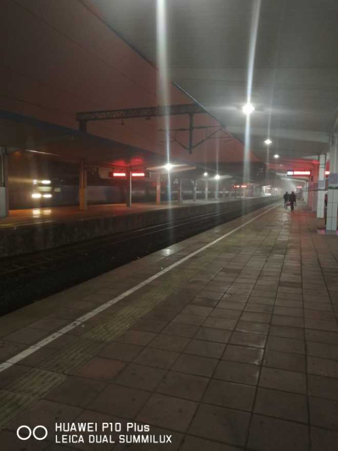 相机拍夜景有眩光是怎么回事？