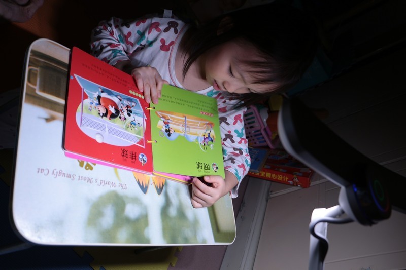 ＃你，需要一盏智慧的灯＃呵护你的双眼！明基WiT MindDuo亲子共读护眼台灯使用篇