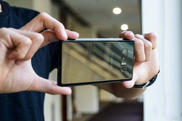 星空体育平台Note8、iPhone 8 Plus拍照对比：谁能称王？