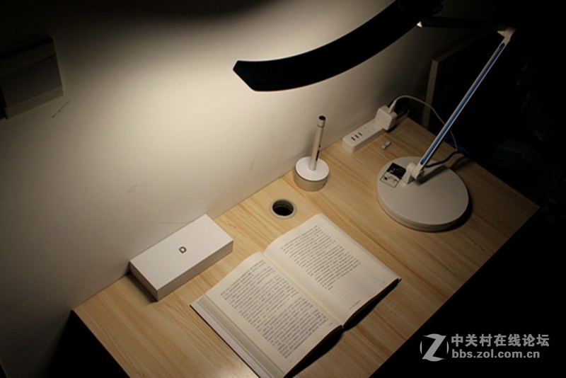 ＃你，需要一盏智慧的灯＃明基WiT护眼台灯：给眼睛爱的保护色