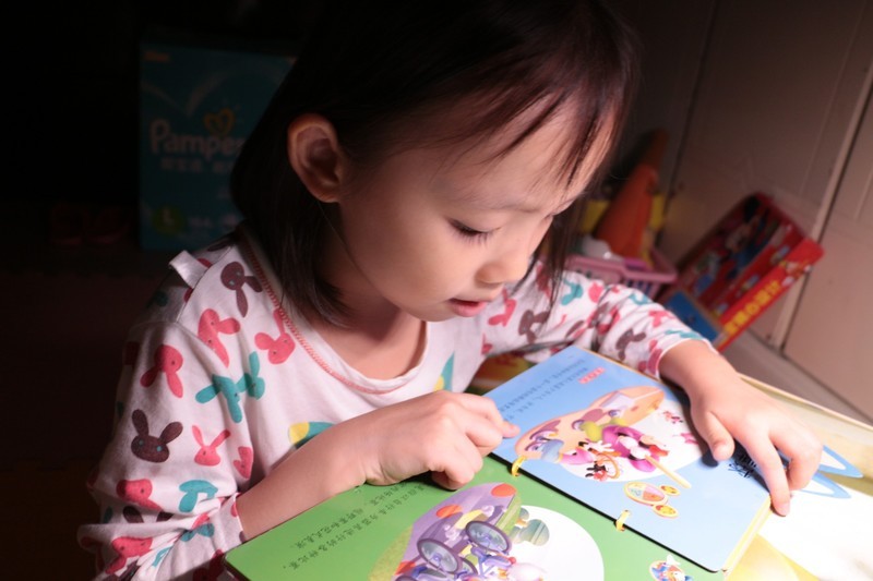 ＃你，需要一盏智慧的灯＃呵护你的双眼！明基WiT MindDuo亲子共读护眼台灯使用篇