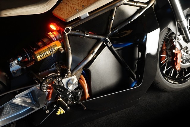 爱这不羁放纵爱自由：E-Raw概念电摩