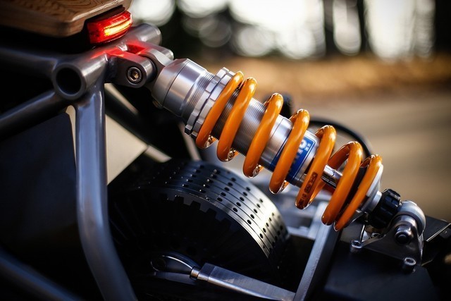 爱这不羁放纵爱自由：E-Raw概念电摩