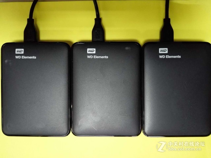 [售]三个成色好的 移动硬盘WD 2T 型号：WDBU6Y0020 打包可议价
