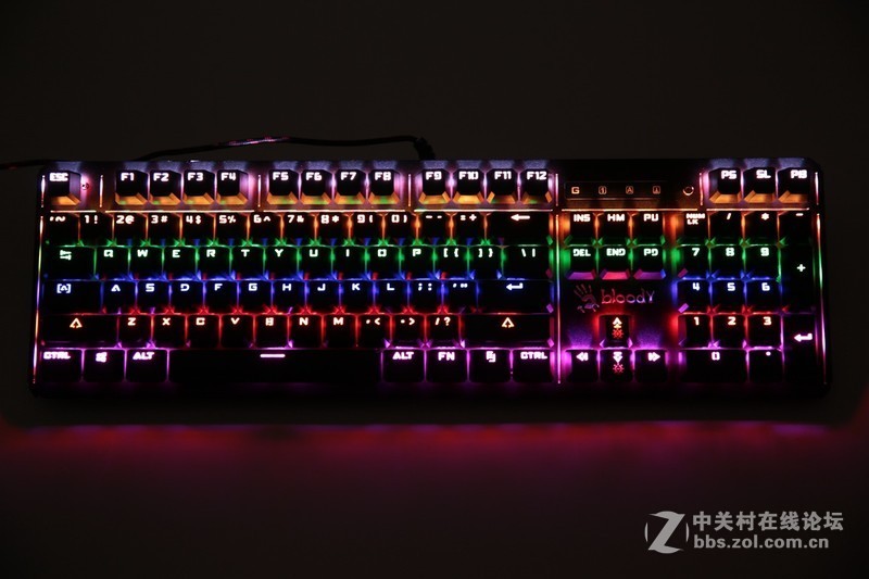 不一样的体验血手幽灵复活者B975 RGB电竞机械键盘评测