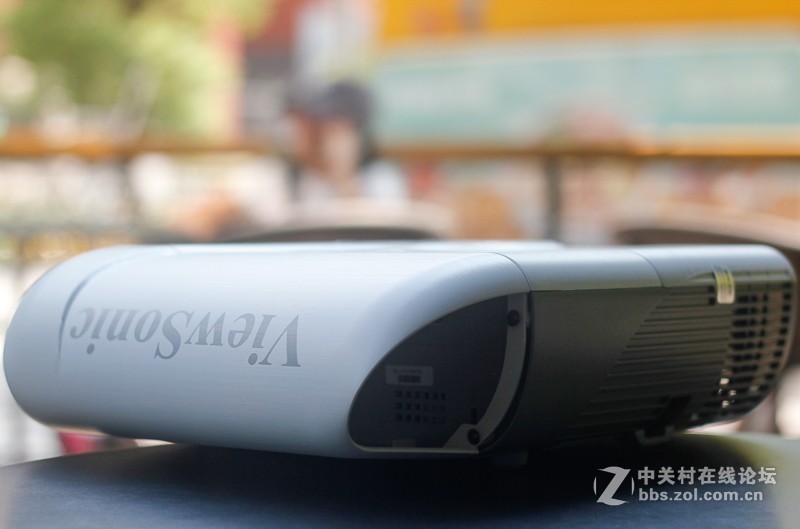 智能投影仪遍地开花，我却选了个传统投影仪——优派PJD7831HDL