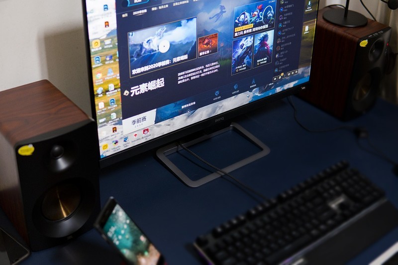 支持自动调光，明基影音娱乐显示器EW2780让显示更加智慧养眼