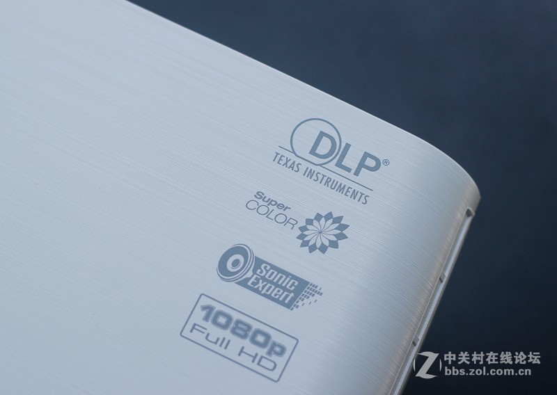 智能投影仪遍地开花，我却选了个传统投影仪——优派PJD7831HDL