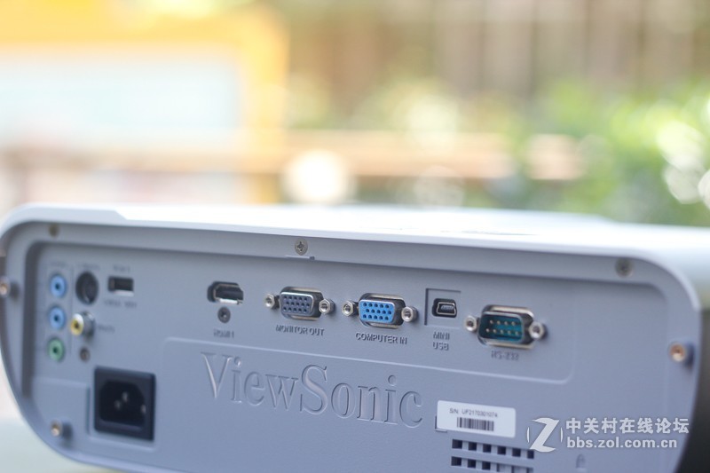 智能投影仪遍地开花，我却选了个传统投影仪——优派PJD7831HDL