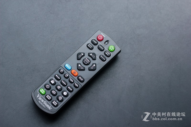 智能投影仪遍地开花，我却选了个传统投影仪——优派PJD7831HDL