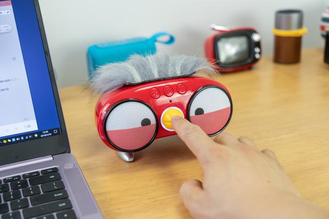 比猫王小王子更好玩的桌面音箱，WooHoo鸡音箱开箱！