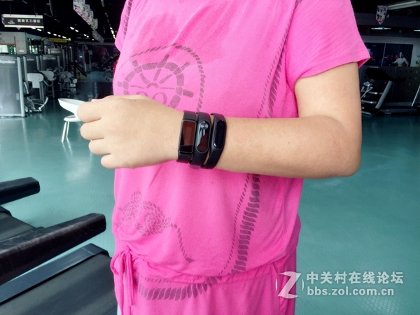 古有魏、蜀、吴三足鼎立，今有唯乐2 、小 米2、纽曼手环三大战