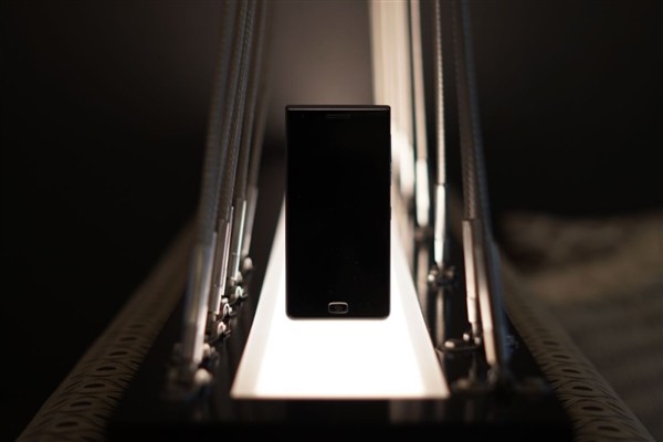 黑莓Motion图赏 没物理键盘亮点在Home键