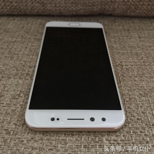 用了半年x9手机不知道顶部四个圆孔是起什么作用的？介绍！