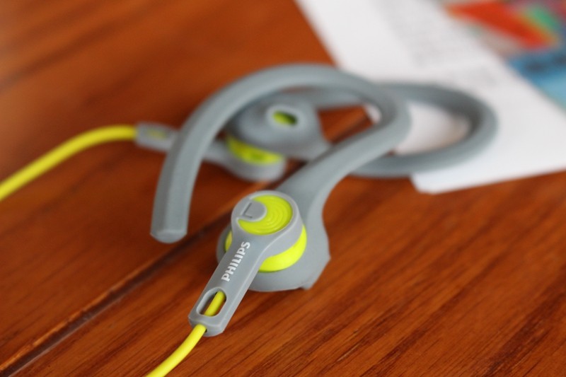 主要看气质--价值千元的飞利浦SHQ8300LF运动蓝牙耳机体验（有美女）